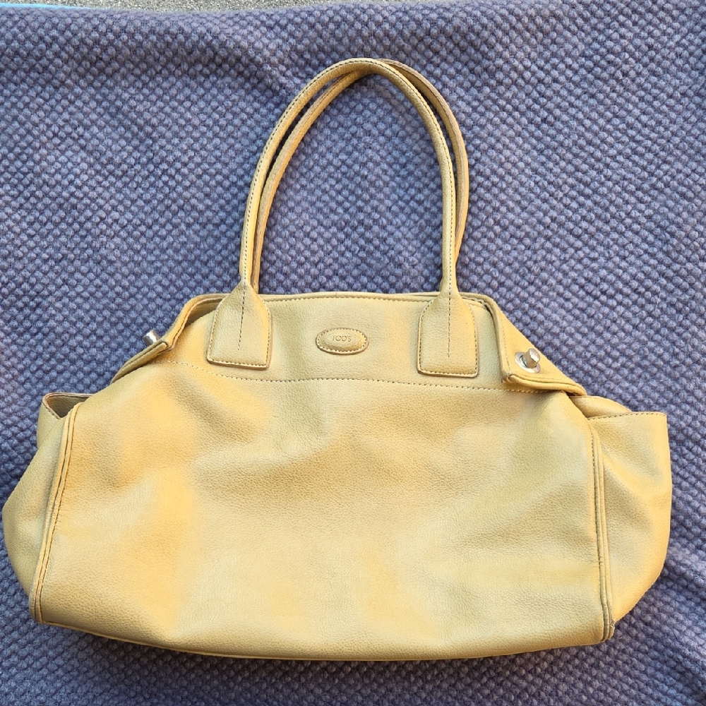 Tod's Stylish Yellow Ochre Shoulder Bag